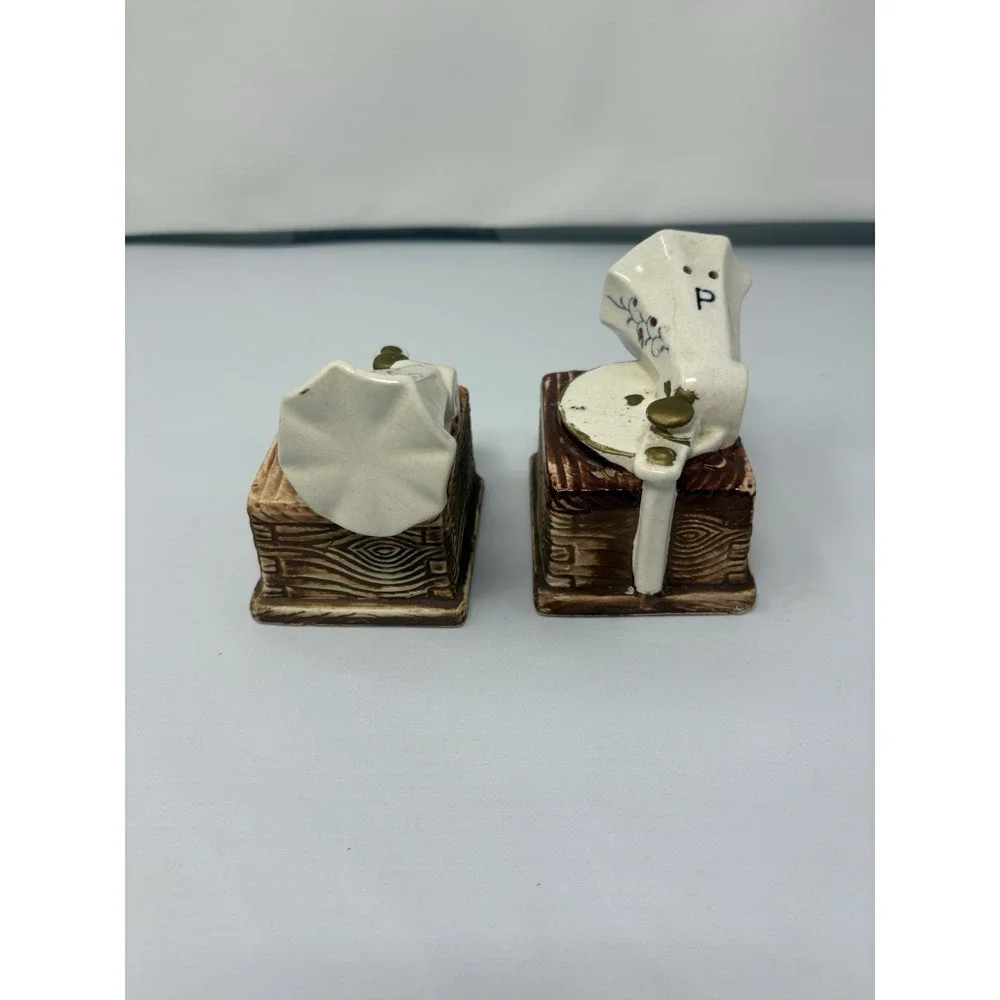 Vintage 1950's Phonograph Record Players Salt and‎ Pepper Shakers Japan MCM Gran